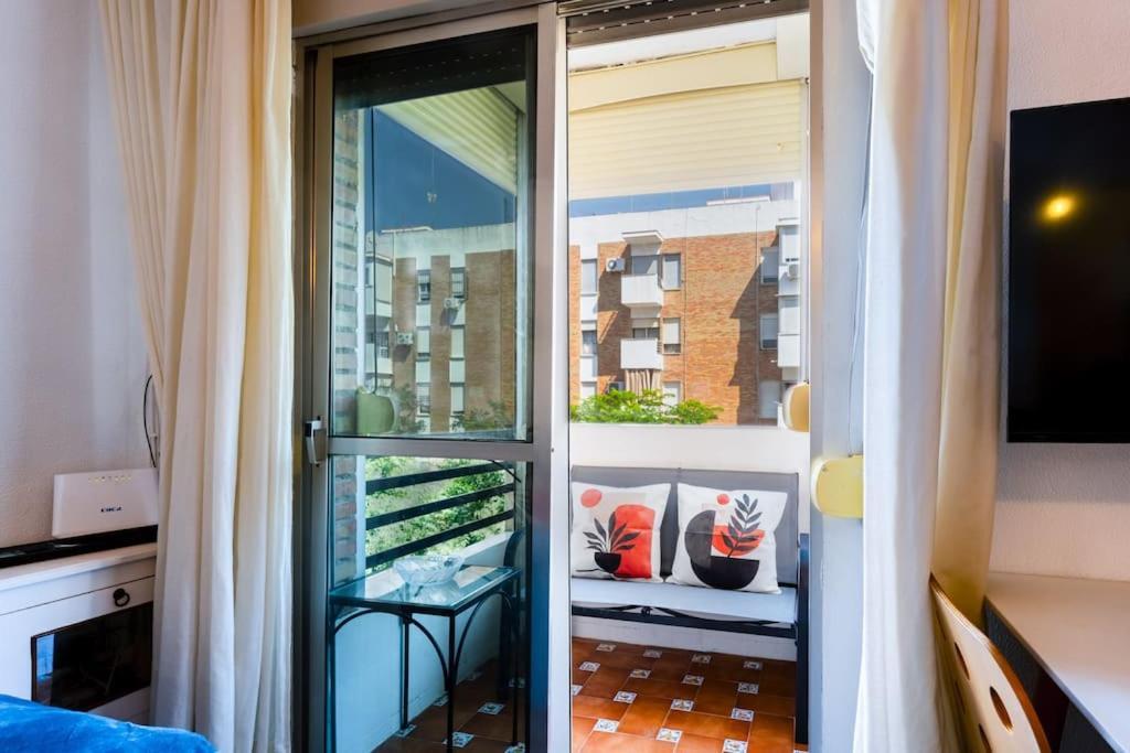 En Barrio Sevillano, Free Bus, Metro Appartement *